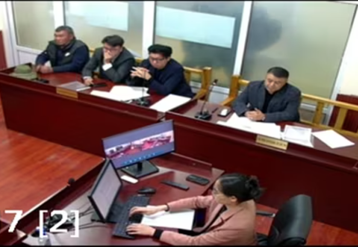 Нэхэмжлэгч: Б.Буяннэмэх  Хариуцагч: П.Догсом, н.Хандсүрэн нар   Нэхэмжлэлийн шаардлага: Б.Буяннэмэхийн нэхэмжлэлтэй хариуцагч П.Догсом, Ш.Хандсүрэн нарт холбогдох П.Догсом Ш.Хандсүрэн нарын хооронд байгуулсан 2019.12.27-ны өдрийн Газар эзэмших эрх шилжүүлэх гэрээ-г хүчин төгөлдөр бус байх хэлцэл болохыг тогтоож, Сүхбаатар дүүргийн Засаг даргын 2020 оны А/58 дугаар захирамжийн Ш.Хандсүрэнд газар эзэмшүүлэх эрх олгосон хэсгийг хүчингүй болгож, Б.Буяннэмэхтэй газар эзэмших эрх олгох гэрээ байгуулахыг Сүхбаатар дүүргийн Засаг дарга, Сүхбаатар дүүргийн Газар зохион байгуулалтын албанд тус тус даалгах