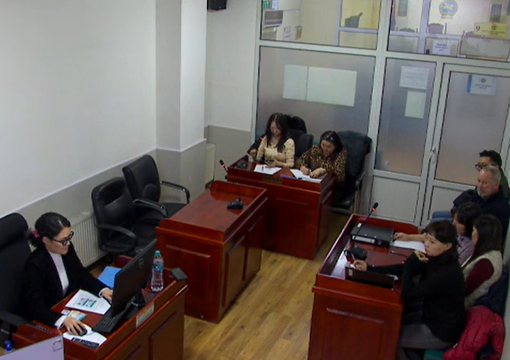 Нэхэмжлэгч: Жинг хан   Хариуцагч: Азиа пасифик ланд ХХК нар  Нэхэмжлэлийн шаардлага: Орон сууц болон автомашины зогсоолыг өмчлөлд шилжүүлэхийг даалгах, хэлцлийг хүчин төгөлдөр бус болохыг тогтоолгох, хууль ёсны эрхийг уг зөрчил гарахаас өмнөх байдалд сэргээх, үл хөдлөх эд хөрөнгийн өмчлөх эрхийн гэрчилгээг гаргуулахад шаардагдах бүх бичиг баримтыг бэлтгэн өгөх, туслалцаа үзүүлэхийг даалгах, алданги 19,285,000/арван есөн сая хоёр зуун наян таван мянга/ төгрөг гаргуулах тухай